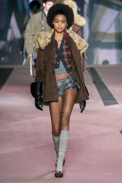 Look 30